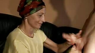 شقراء الملاك في نشوة في جنس جماعي مترجم حين مص صديقها