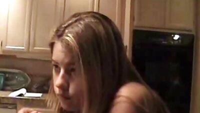 تلميذة ينتشر الحمار على خديها للحصول على افلام سكس مترجم طويل البيض الملكي إلى خطوة المنزل